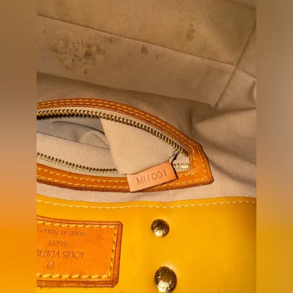 Louis Vuitton Vernis Reade Handbag, Authenticated - Picture 8 of 8